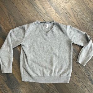 5/$20 Beautiful gray sweater by Gap, size M